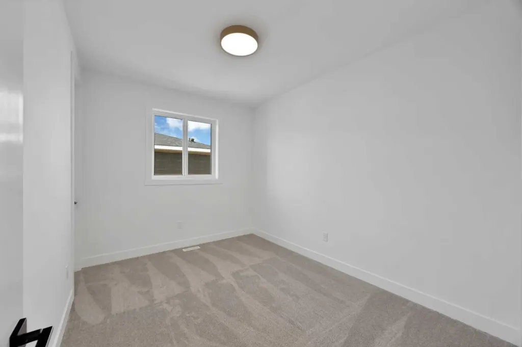 530 Waterford Rise Chestermere AB T1X 3B5