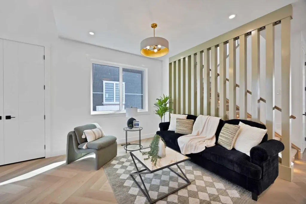 530 Waterford Rise Chestermere AB T1X 3B5