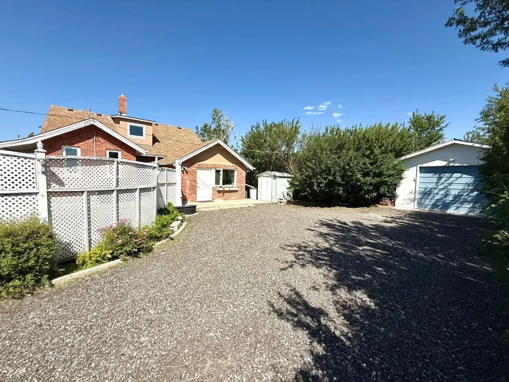 594238 104 Street E Rural Foothills County AB T0L0P0