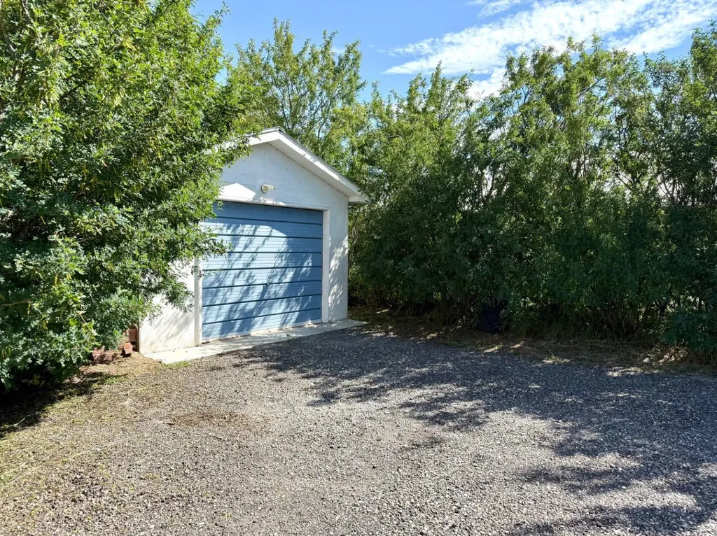 594238 104 Street E Rural Foothills County AB T0L0P0