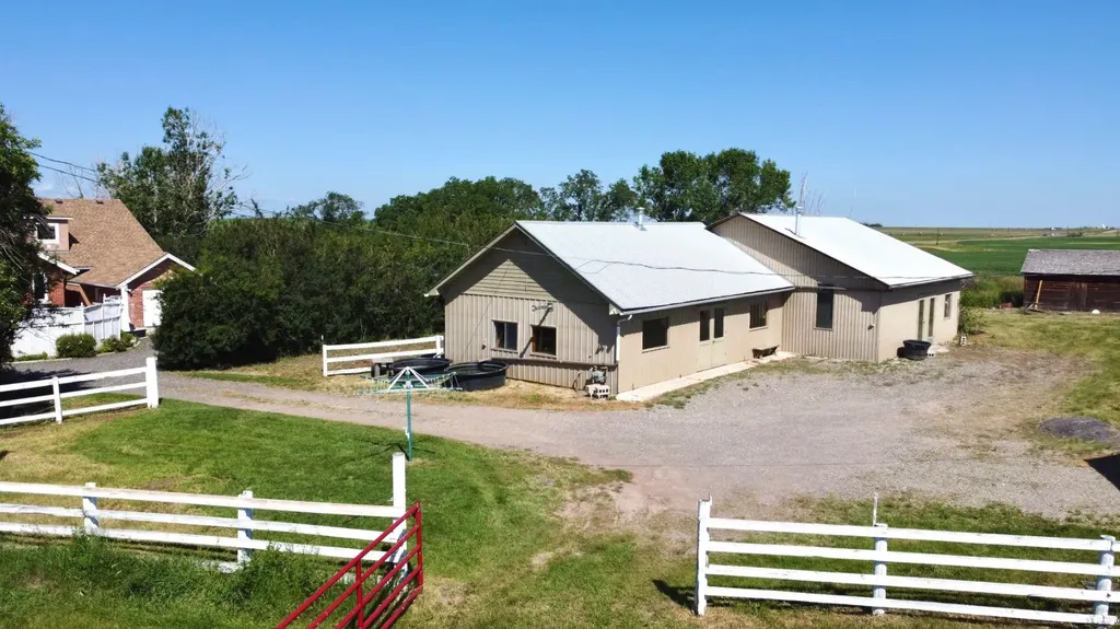 594238 104 Street E Rural Foothills County AB T0L0P0