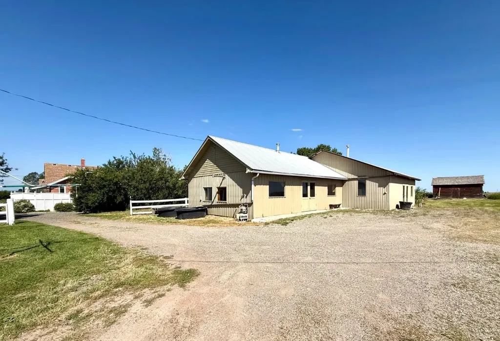 594238 104 Street E Rural Foothills County AB T0L0P0