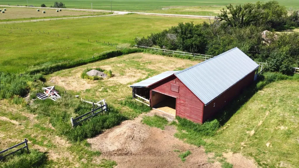 594238 104 Street E Rural Foothills County AB T0L0P0