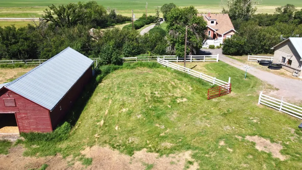 594238 104 Street E Rural Foothills County AB T0L0P0