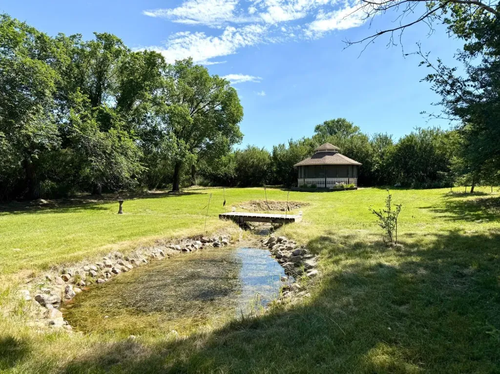 594238 104 Street E Rural Foothills County AB T0L0P0