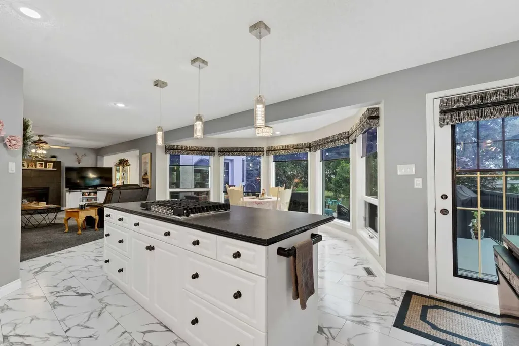 612 Sangster Crescent SW Redcliff AB T0J 2P2