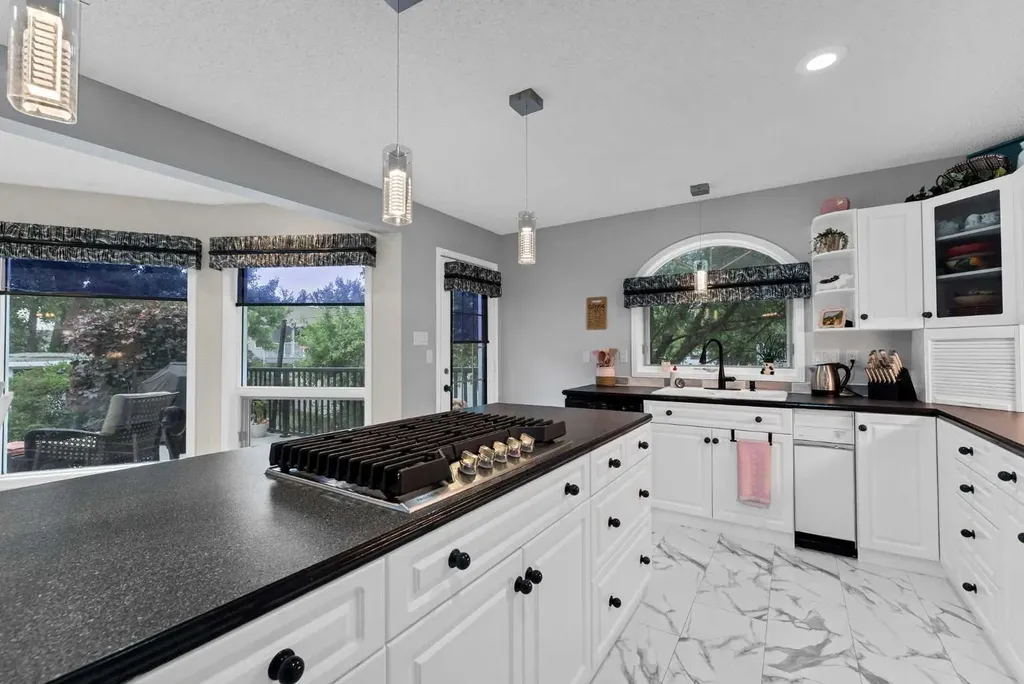 612 Sangster Crescent SW Redcliff AB T0J 2P2