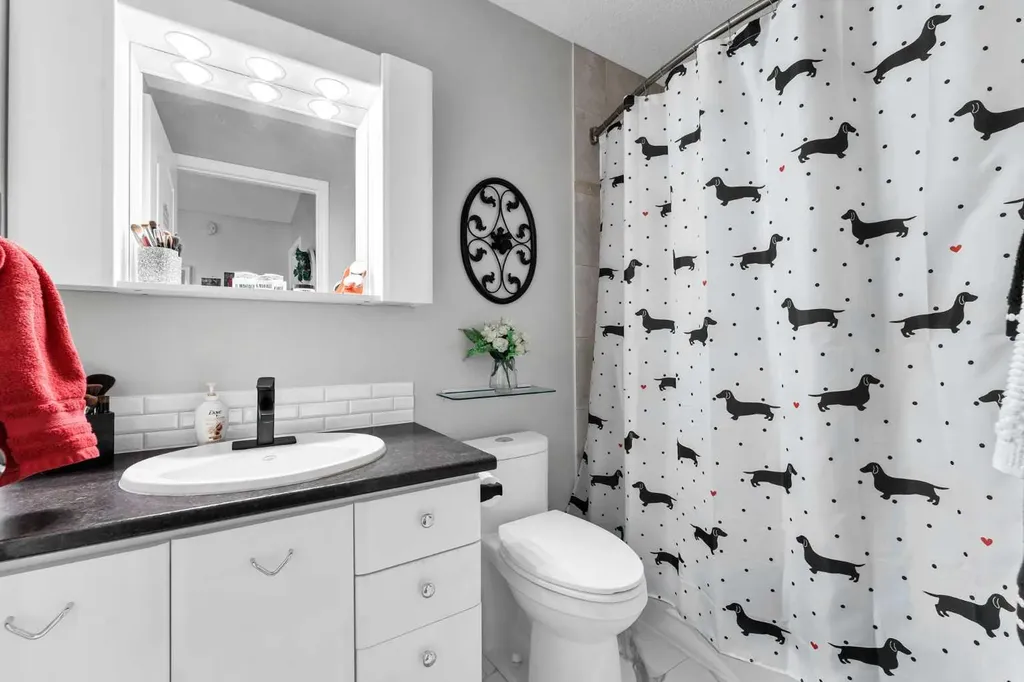 612 Sangster Crescent SW Redcliff AB T0J 2P2