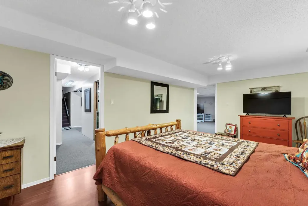 612 Sangster Crescent SW Redcliff AB T0J 2P2
