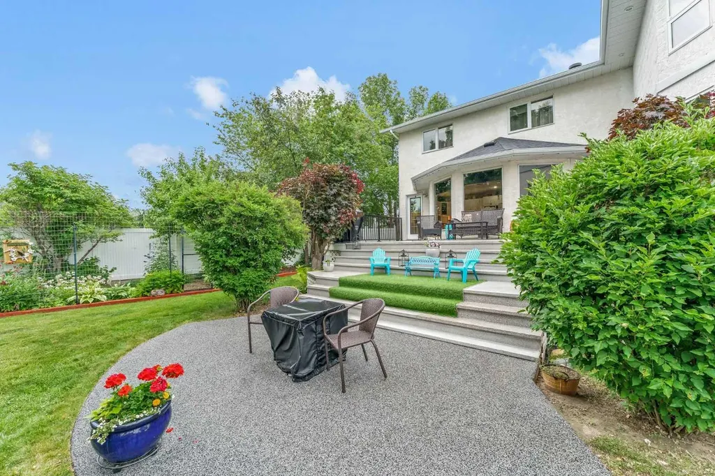 612 Sangster Crescent SW Redcliff AB T0J 2P2