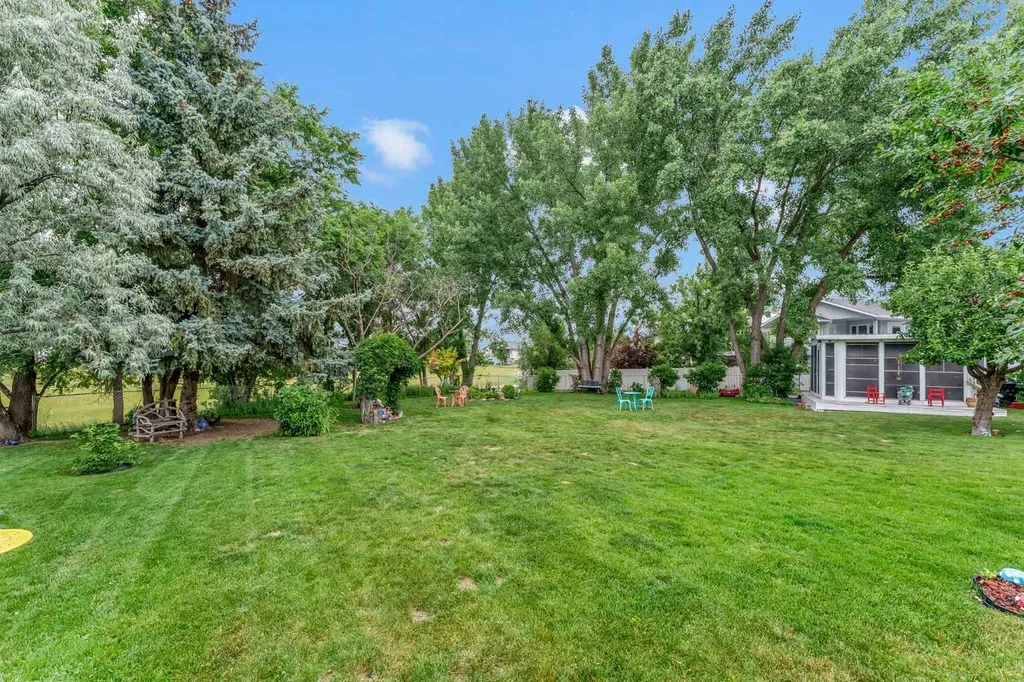 612 Sangster Crescent SW Redcliff AB T0J 2P2