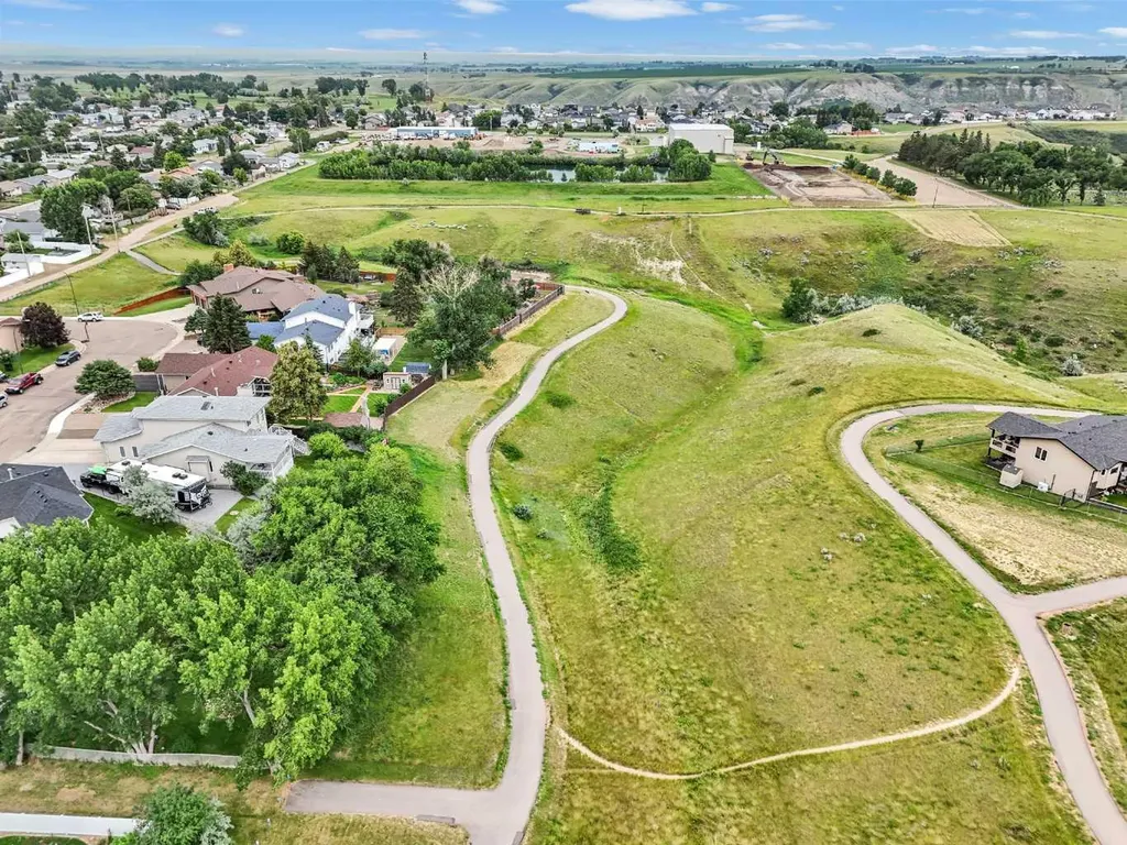 612 Sangster Crescent SW Redcliff AB T0J 2P2