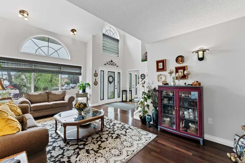 612 Sangster Crescent SW Redcliff AB T0J 2P2