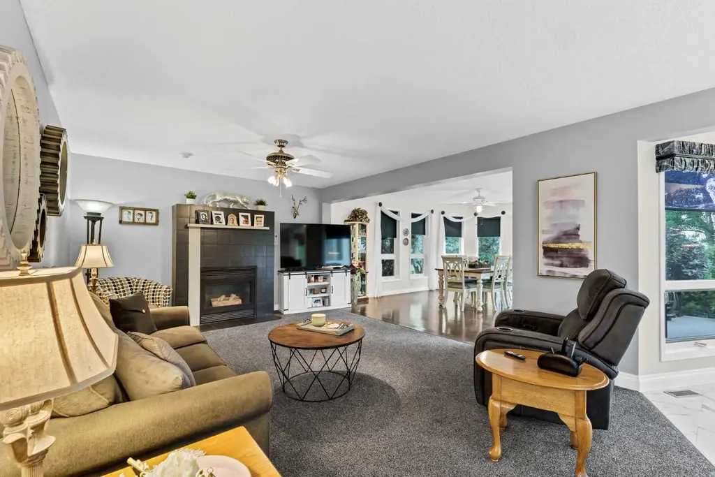 612 Sangster Crescent SW Redcliff AB T0J 2P2