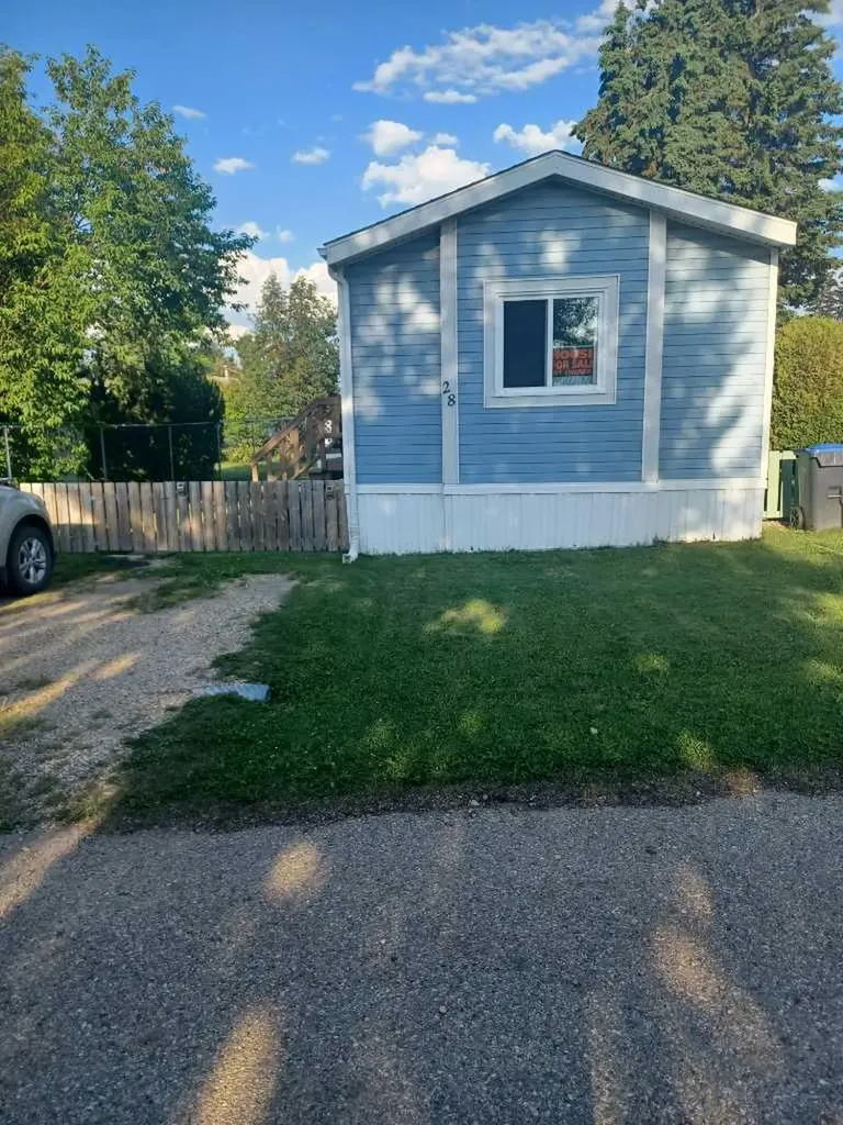 4851 46 Street Sylvan Lake AB T4S 1X2