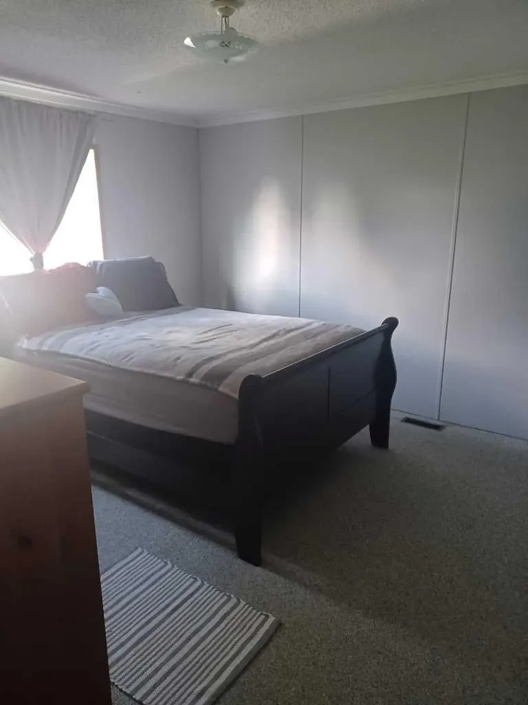 4851 46 Street Sylvan Lake AB T4S 1X2