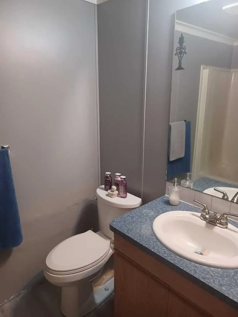 4851 46 Street Sylvan Lake AB T4S 1X2