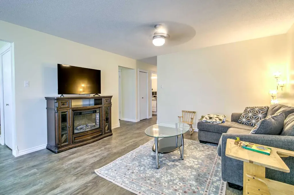 1714 15 Avenue N Lethbridge AB T1H 1W6