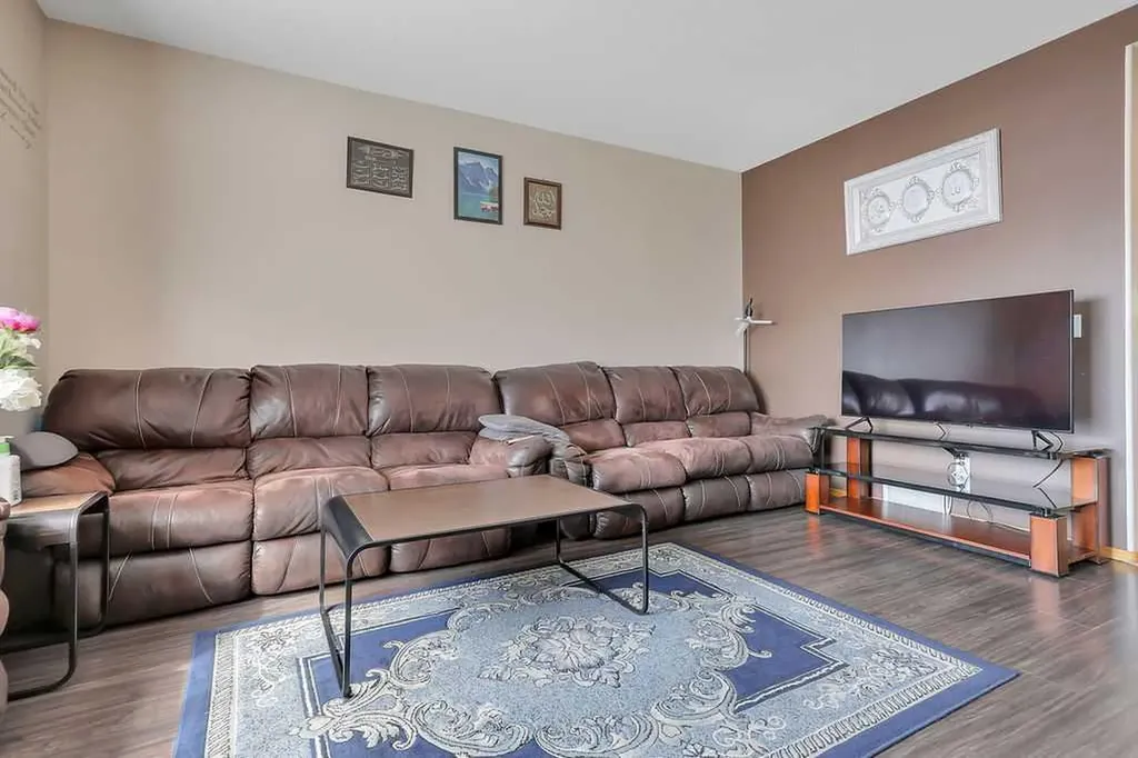 49 Abel Close Red Deer AB T4R 2Y3