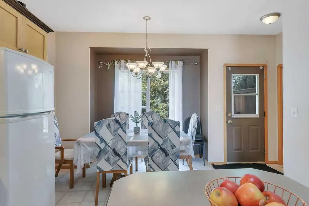 49 Abel Close Red Deer AB T4R 2Y3