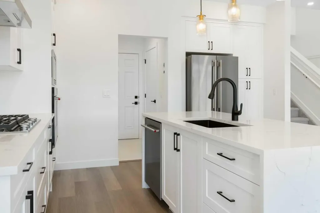 2230 81st Street SW Calgary AB T3H 6M2