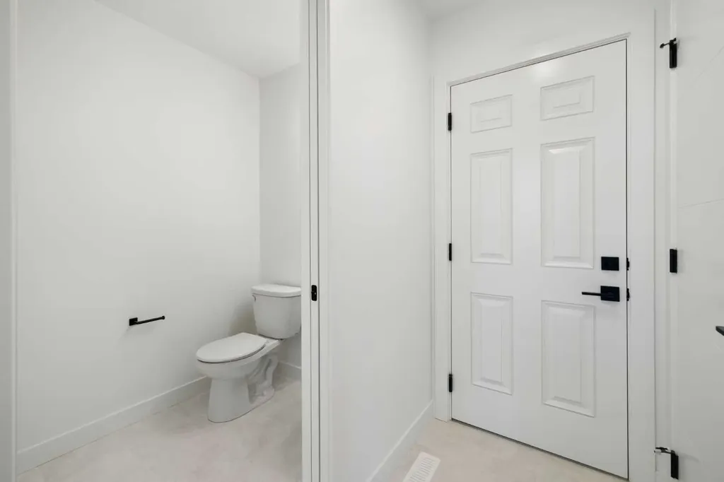 2230 81st Street SW Calgary AB T3H 6M2