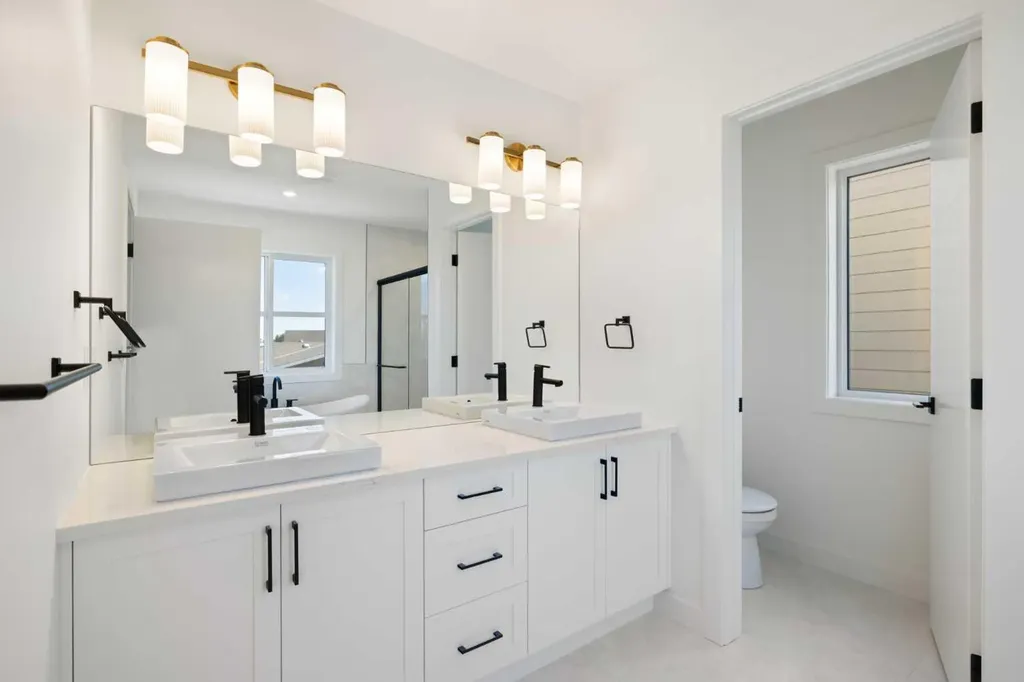 2230 81st Street SW Calgary AB T3H 6M2