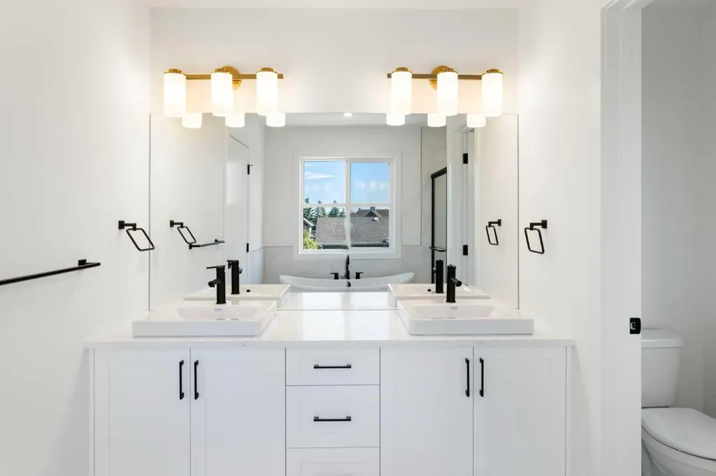 2230 81st Street SW Calgary AB T3H 6M2