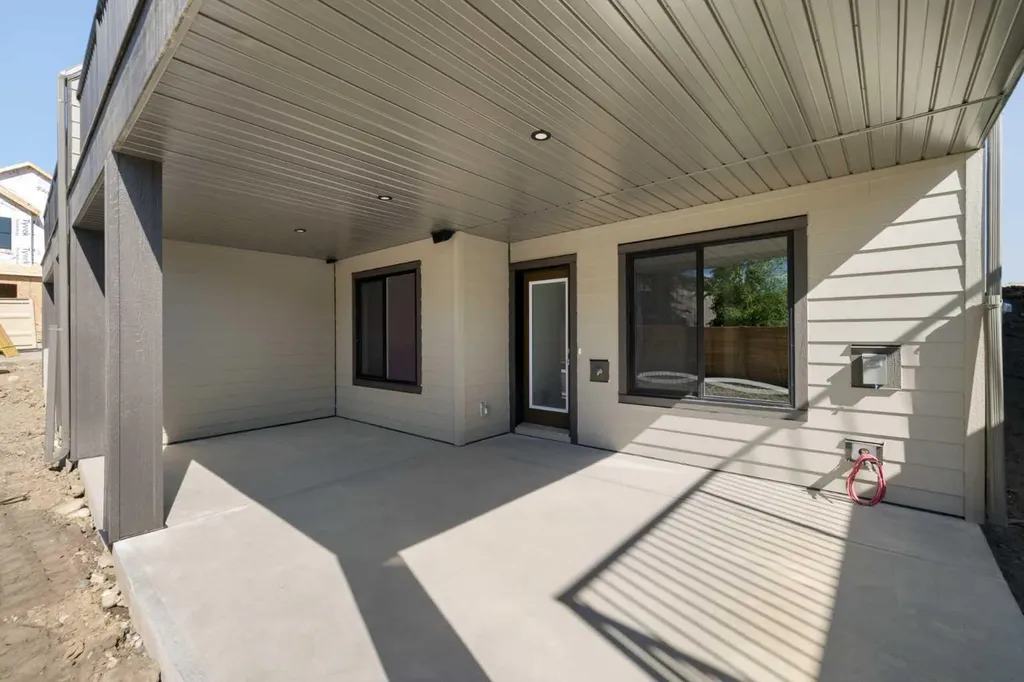 2230 81st Street SW Calgary AB T3H 6M2