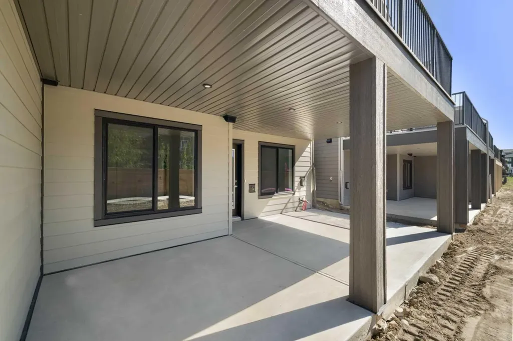 2230 81st Street SW Calgary AB T3H 6M2