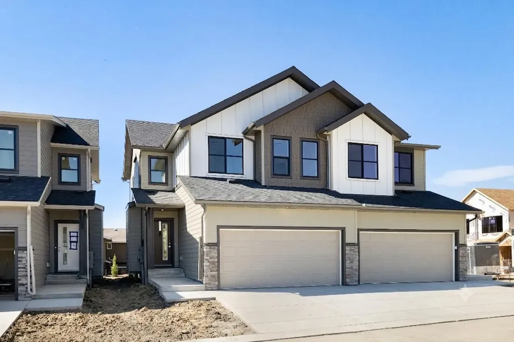 2230 81st Street SW Calgary AB T3H 6M2