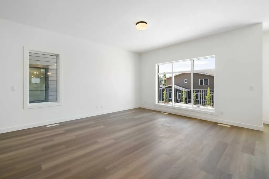 2230 81st Street SW Calgary AB T3H 6M2