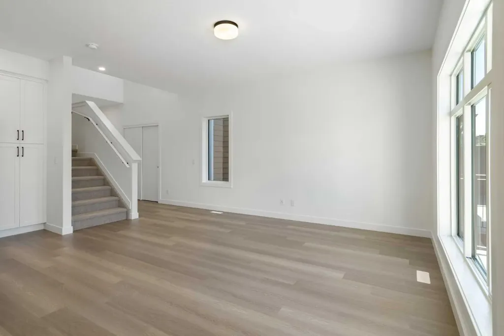 2230 81st Street SW Calgary AB T3H 6M2