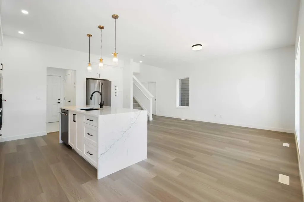 2230 81st Street SW Calgary AB T3H 6M2