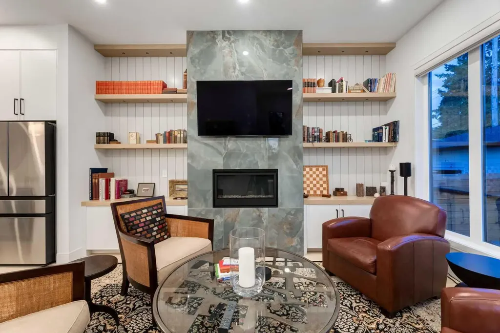 3719 2 Avenue SW Calgary AB T3C 0A2