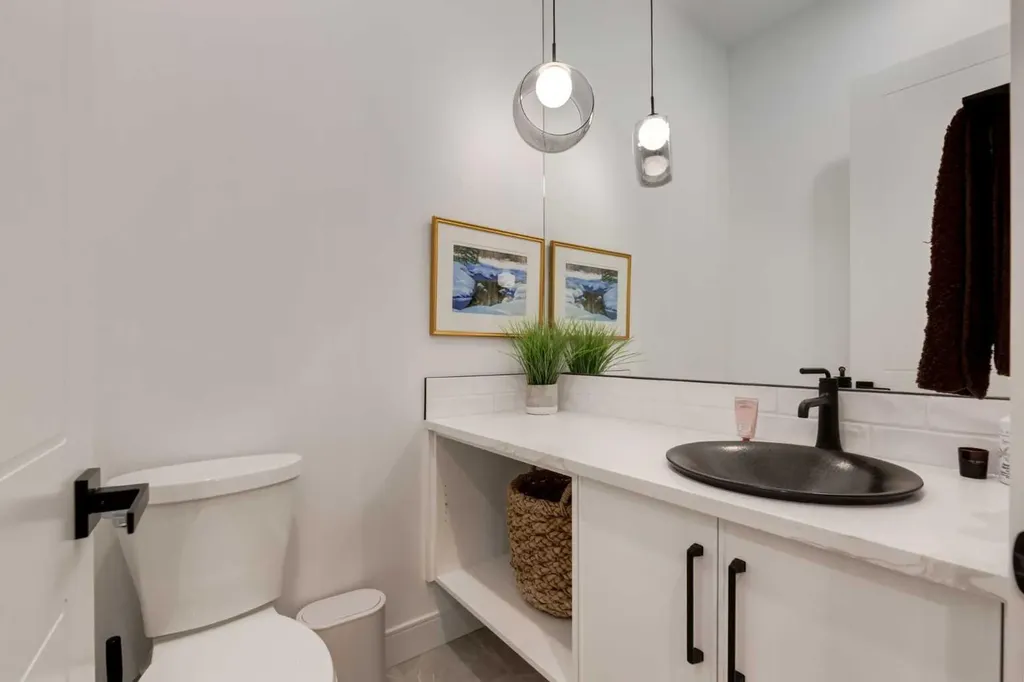3719 2 Avenue SW Calgary AB T3C 0A2