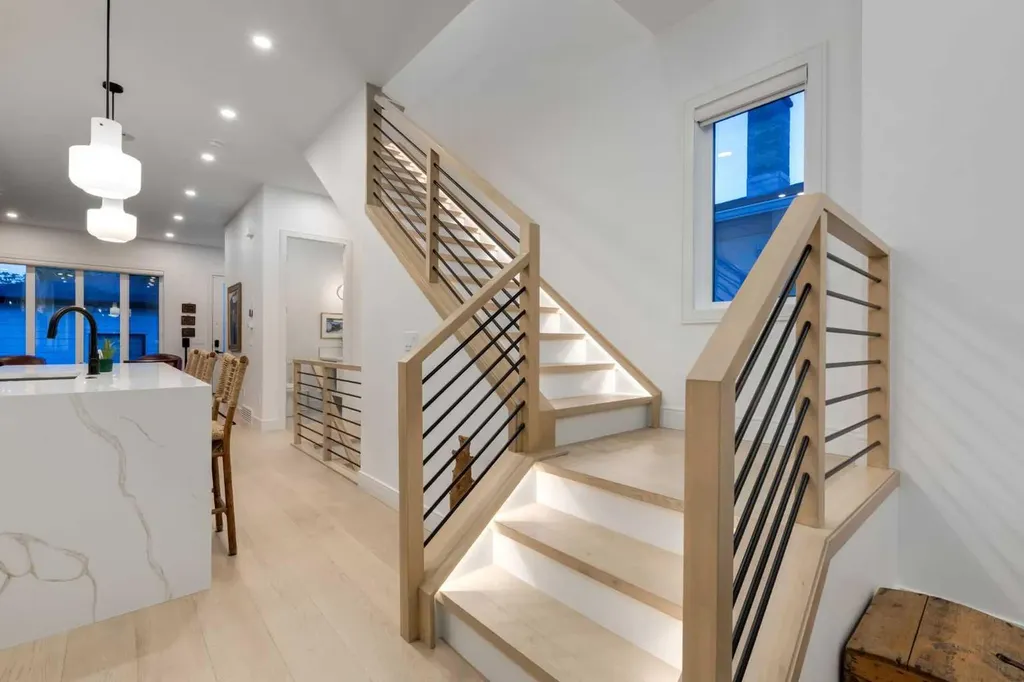 3719 2 Avenue SW Calgary AB T3C 0A2