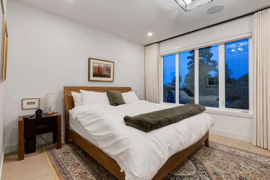 3719 2 Avenue SW Calgary AB T3C 0A2