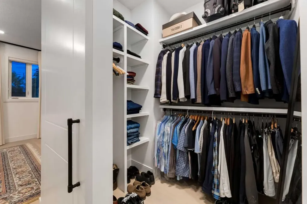 3719 2 Avenue SW Calgary AB T3C 0A2