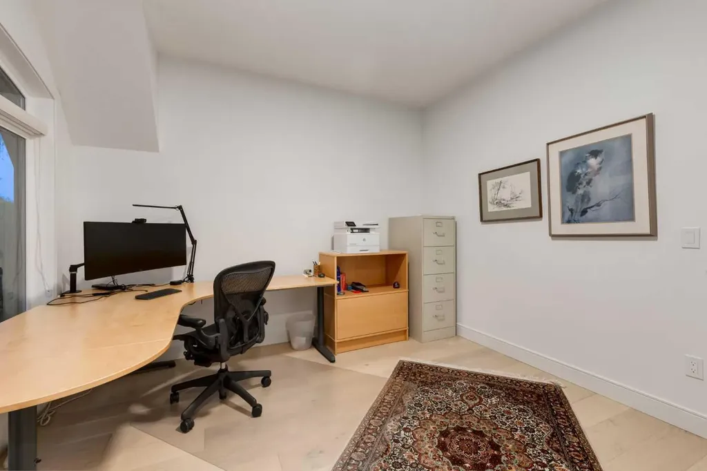 3719 2 Avenue SW Calgary AB T3C 0A2