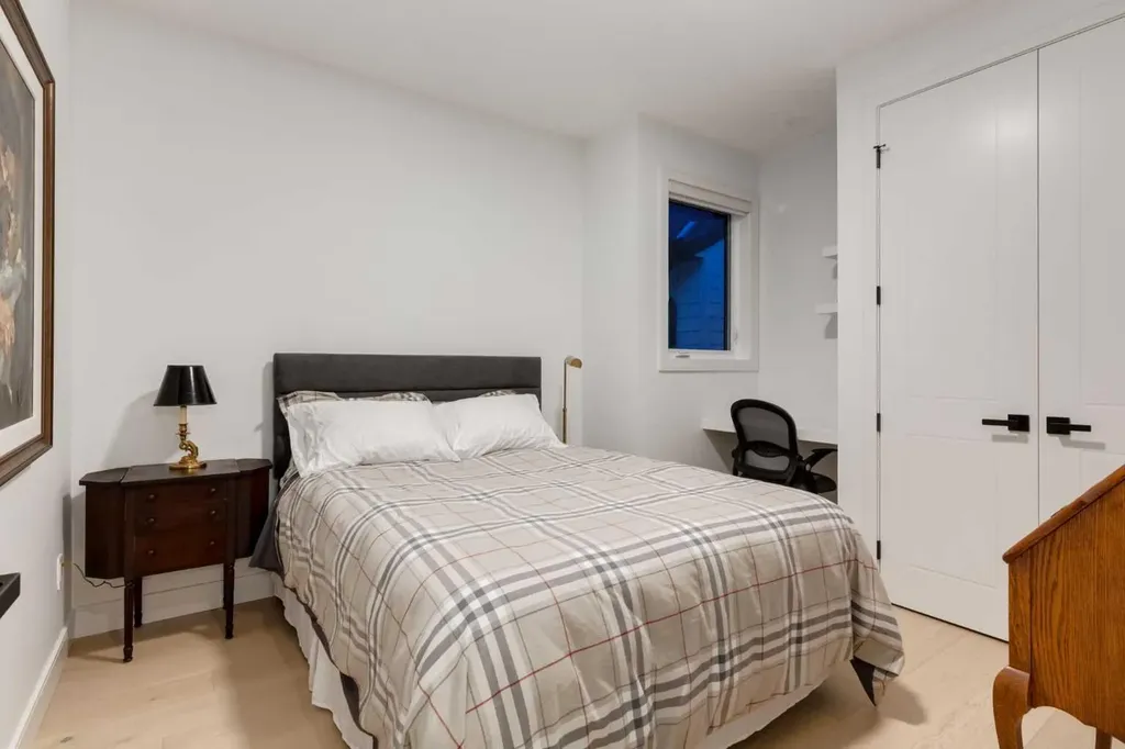 3719 2 Avenue SW Calgary AB T3C 0A2