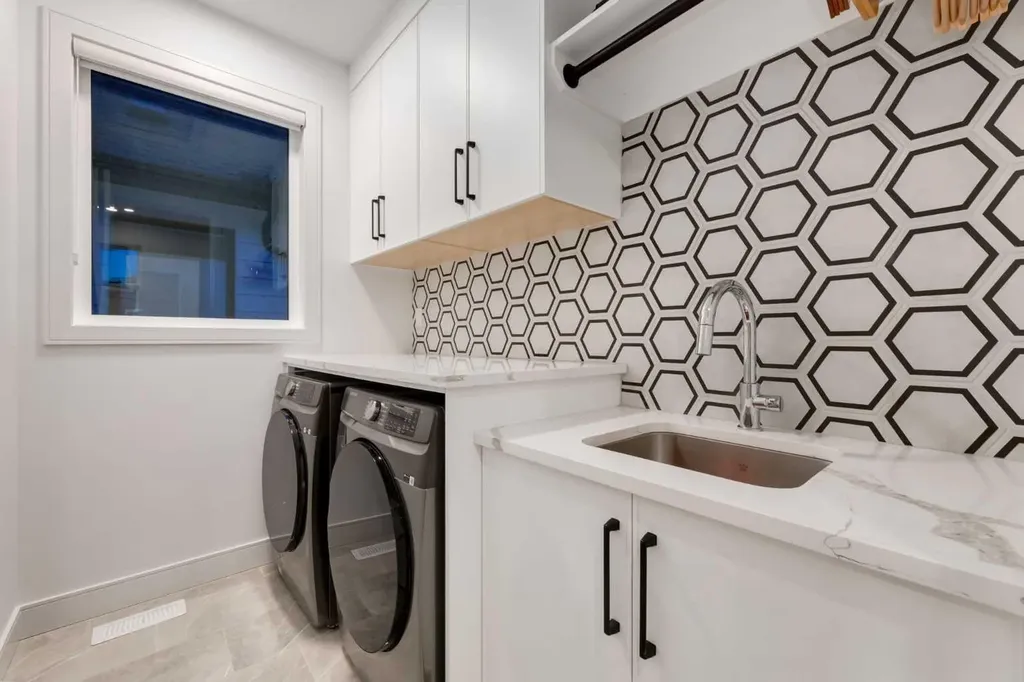 3719 2 Avenue SW Calgary AB T3C 0A2