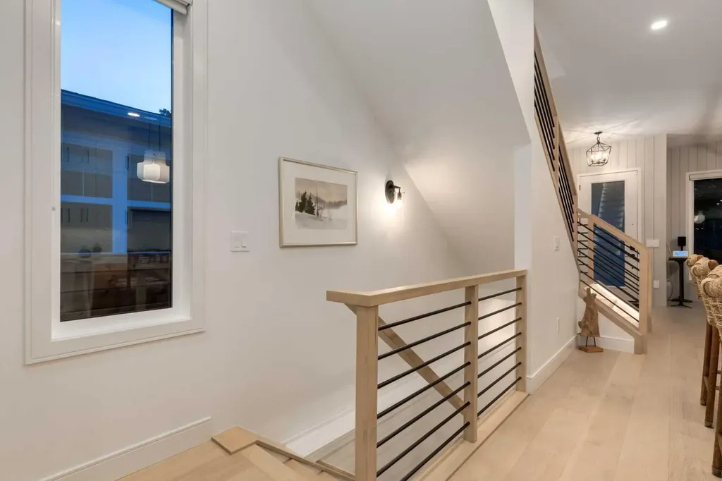 3719 2 Avenue SW Calgary AB T3C 0A2