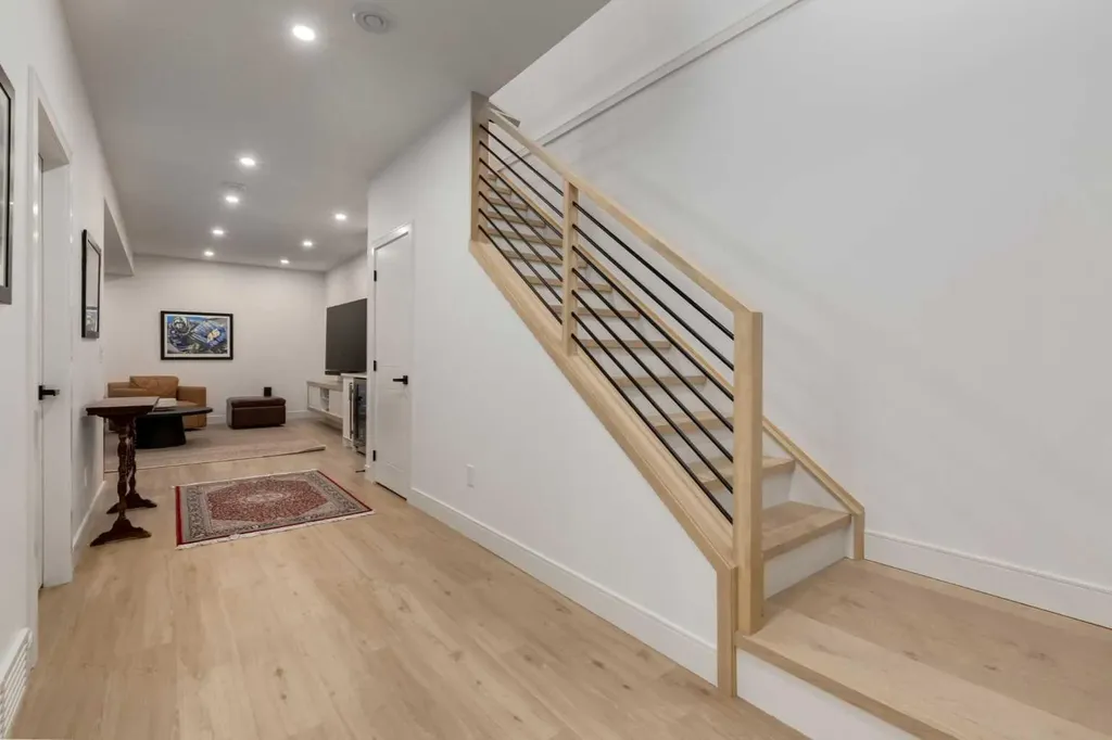 3719 2 Avenue SW Calgary AB T3C 0A2
