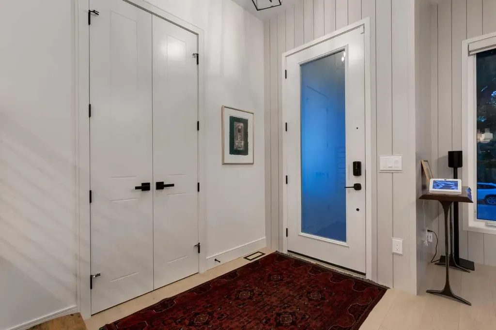 3719 2 Avenue SW Calgary AB T3C 0A2