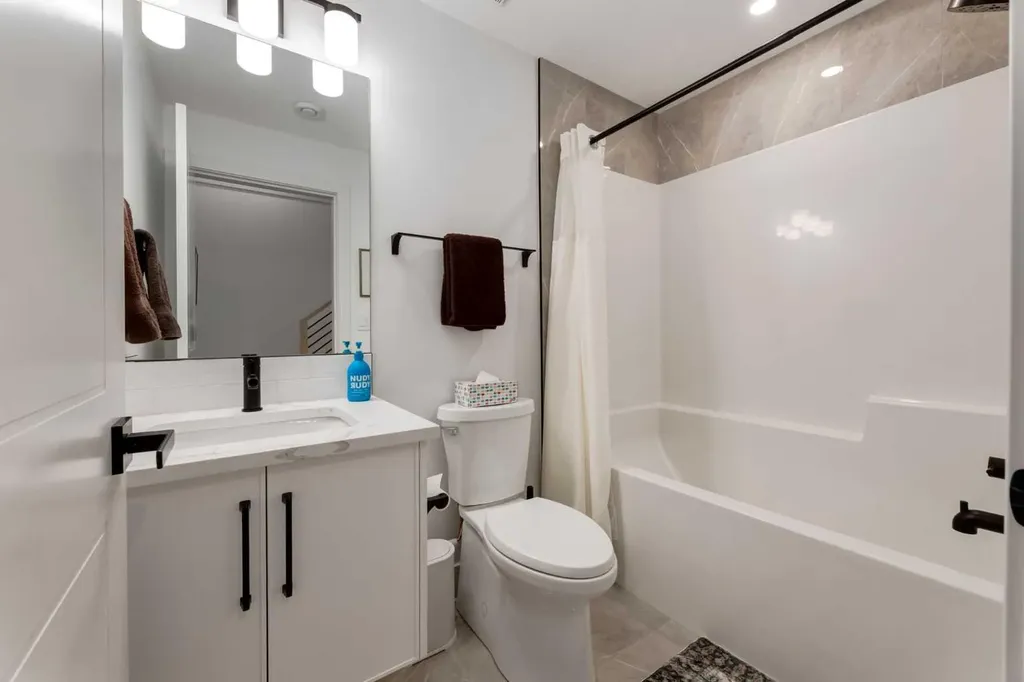 3719 2 Avenue SW Calgary AB T3C 0A2