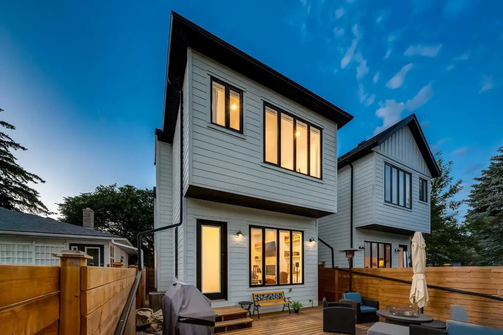 3719 2 Avenue SW Calgary AB T3C 0A2