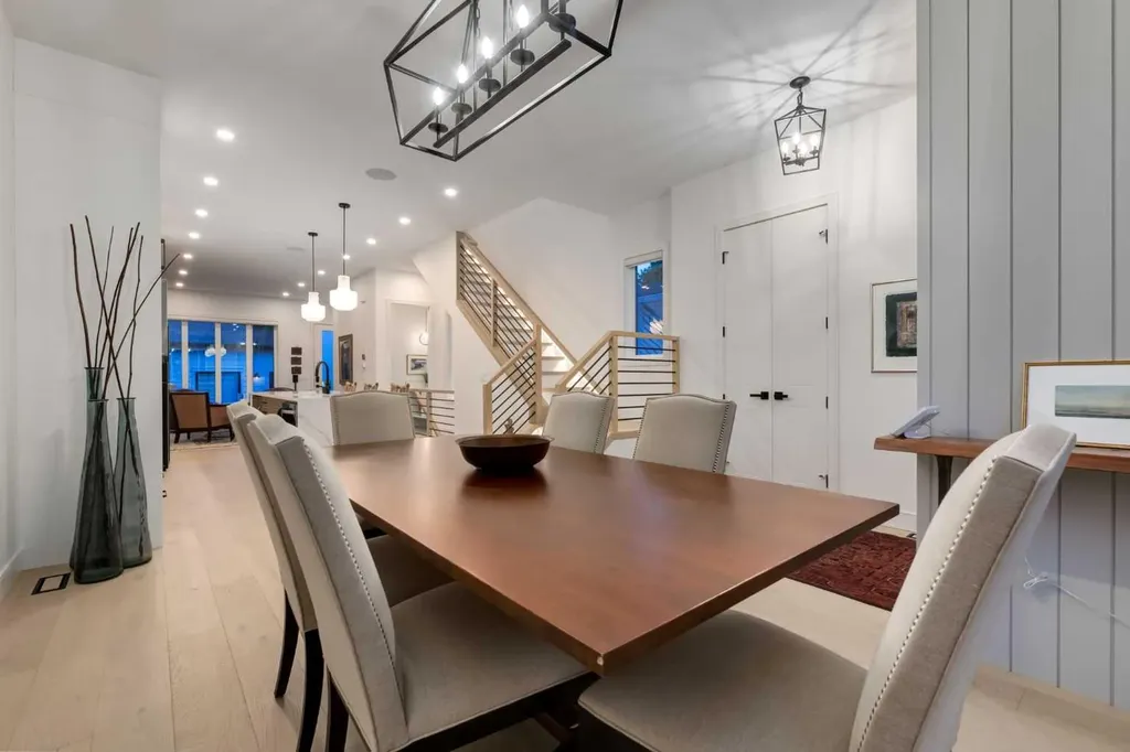 3719 2 Avenue SW Calgary AB T3C 0A2