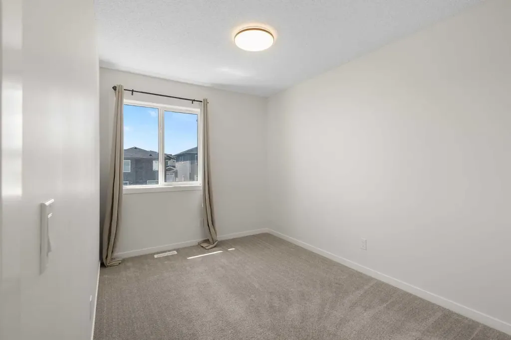 71 Sage Hill Lane NW Calgary AB T3R 2B3