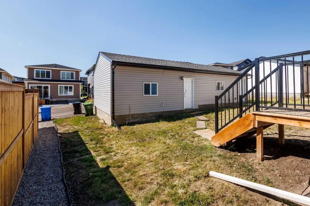 71 Sage Hill Lane NW Calgary AB T3R 2B3